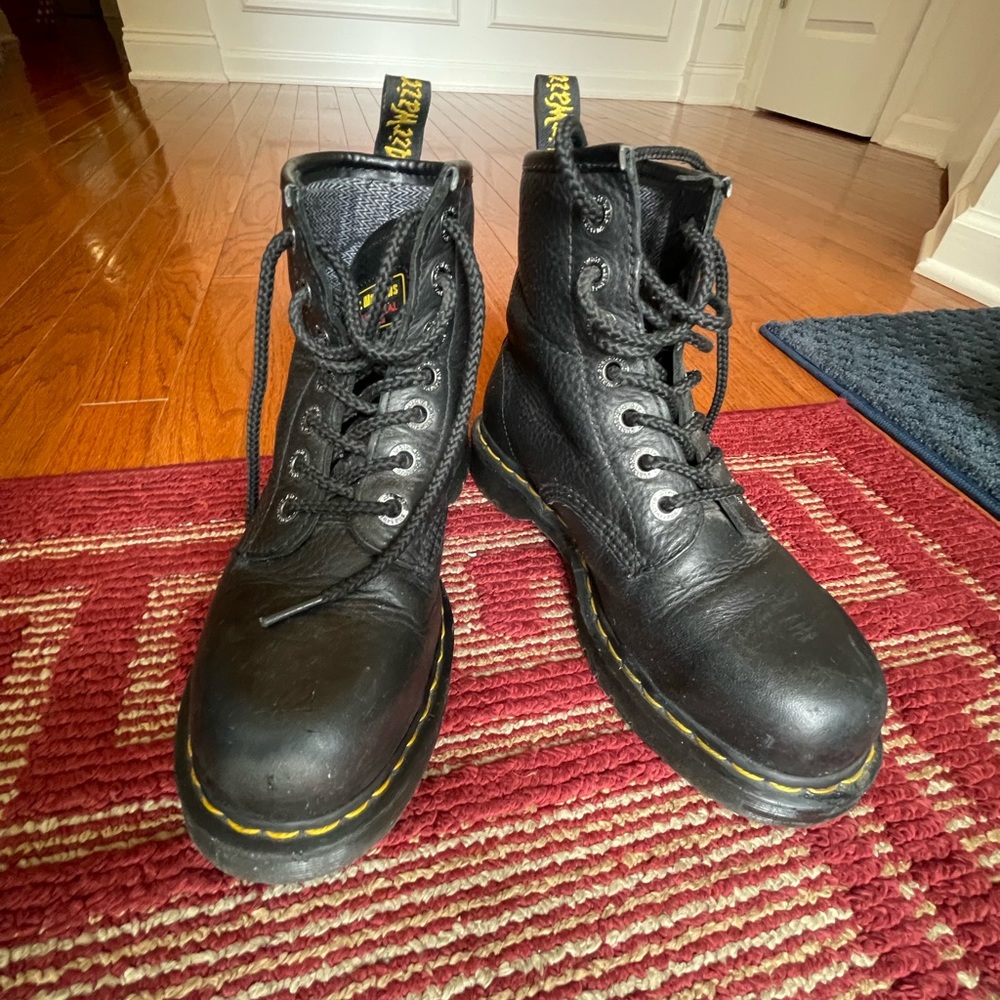 Dr. Martens Men’s/Women’s 7B10 Work Boots